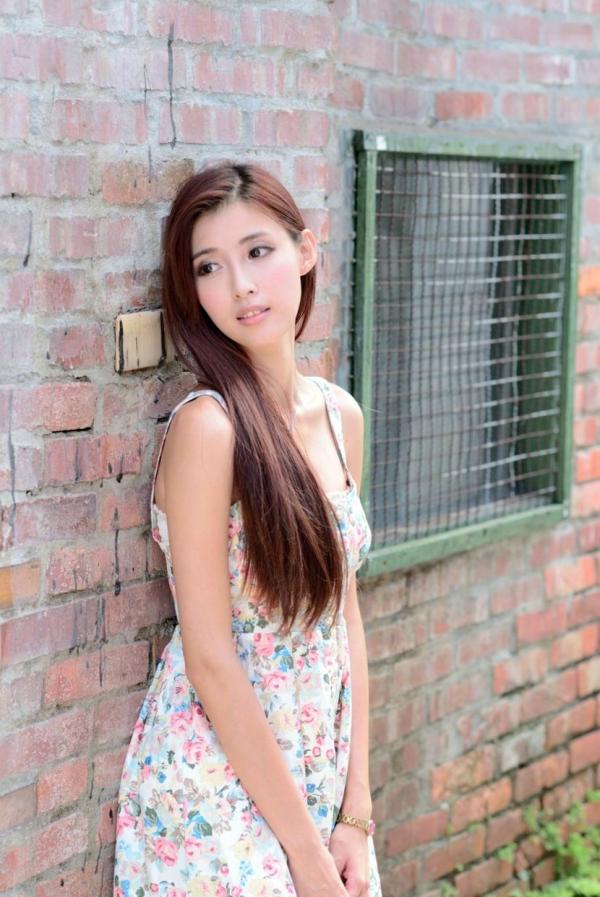    台湾正妹_Kila晶晶/金允乔《街拍吊带连衣裙系列》写真集第38张图片