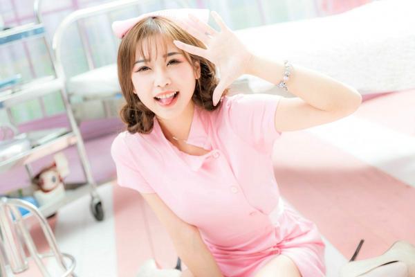    台湾正妹_ 卡卡儿《護士 amp;amp;聖誕風》 写真集[21P]第1张图片