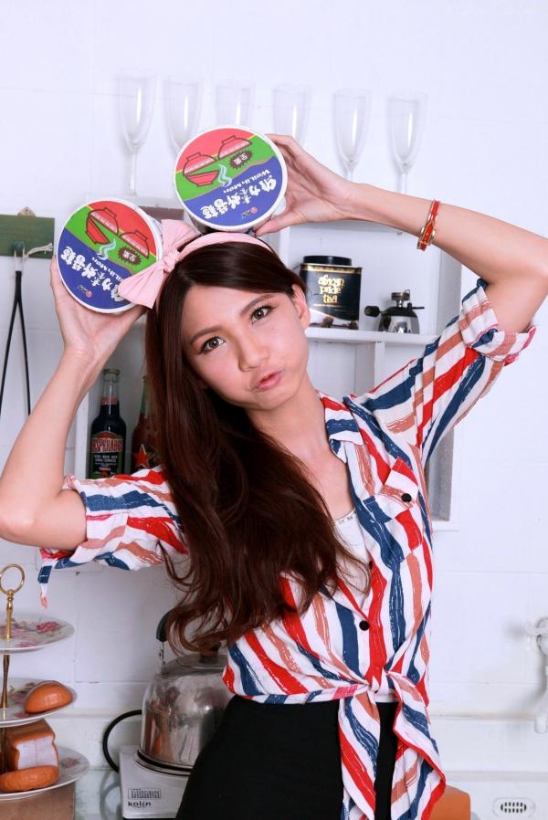    台湾正妹蔡译心Candice《台中新力量A棚拍》清新居家与花海甜美私房写真集第76张图片