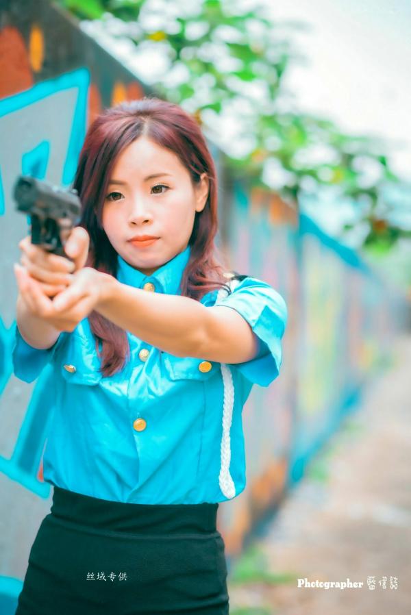    台湾正妹赖筱菁《中彰桥下》女警制服诱惑，户外黑丝美腿写真集第4张图片