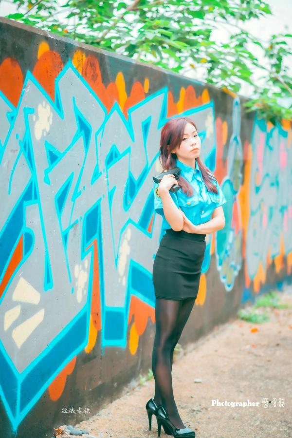    台湾正妹赖筱菁《中彰桥下》女警制服诱惑，户外黑丝美腿写真集第6张图片