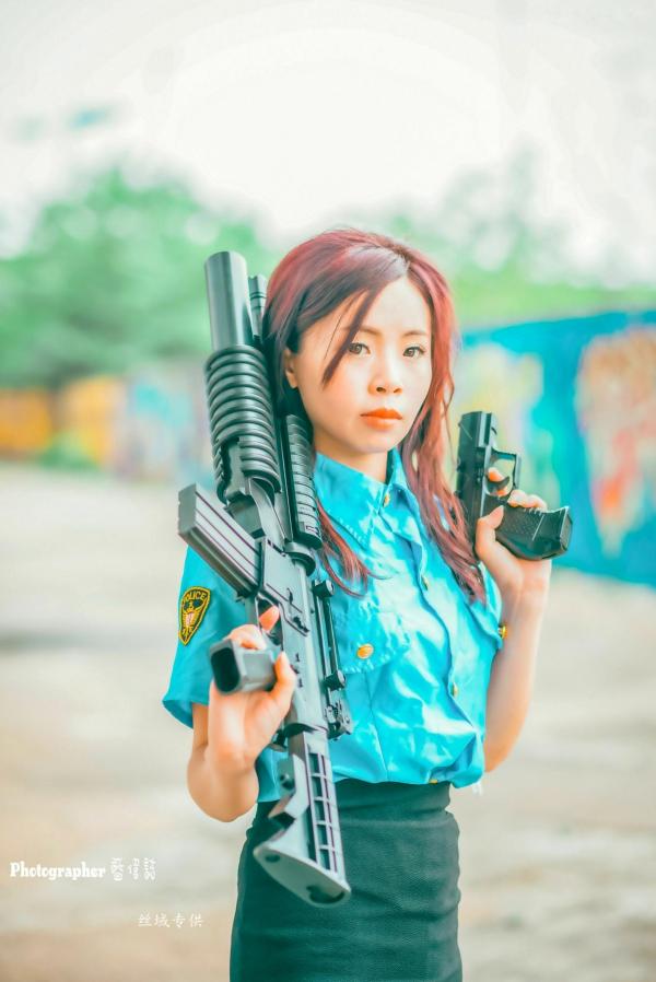    台湾正妹赖筱菁《中彰桥下》女警制服诱惑，户外黑丝美腿写真集第24张图片