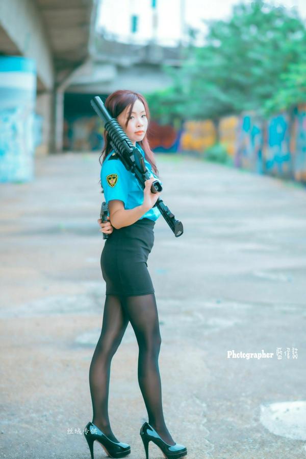    台湾正妹赖筱菁《中彰桥下》女警制服诱惑，户外黑丝美腿写真集第26张图片