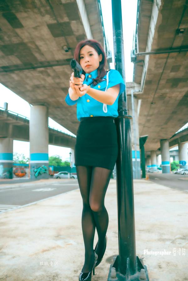    台湾正妹赖筱菁《中彰桥下》女警制服诱惑，户外黑丝美腿写真集第40张图片