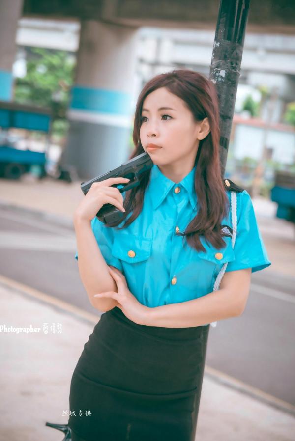    台湾正妹赖筱菁《中彰桥下》女警制服诱惑，户外黑丝美腿写真集第44张图片