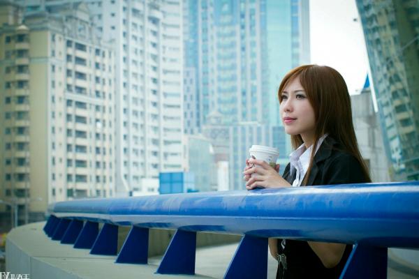    台湾正妹张子瀞《小瀞》职场OL套装与街拍清新风格写真集[28P]第16张图片