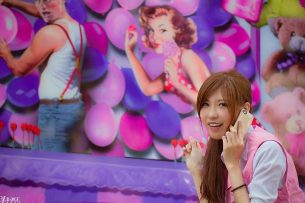    台湾正妹张子瀞《小瀞》职场OL套装与街拍清新风格写真集[28P]第21张图片