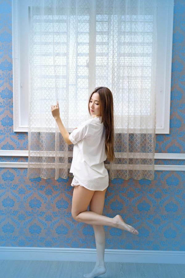    台湾正妹Anber小安柏清新私房写真，唯美室内棚拍秀出曼妙身姿，甜美气质女神赏心悦目第2张图片
