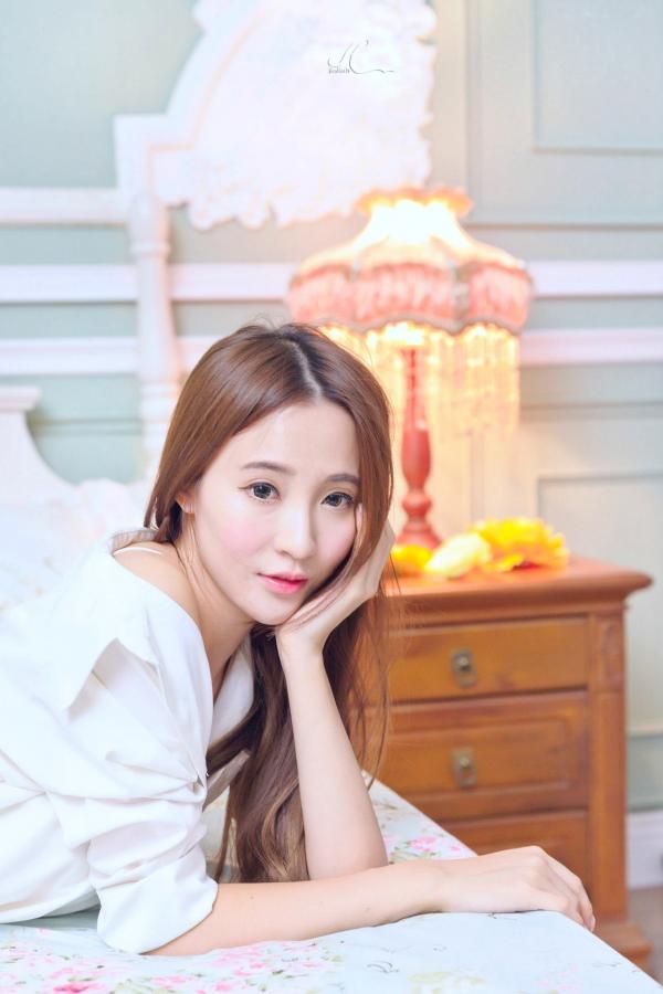    台湾正妹Anber小安柏清新私房写真，唯美室内棚拍秀出曼妙身姿，甜美气质女神赏心悦目第66张图片