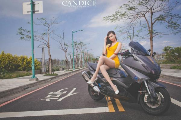    台湾正妹蔡译心Candice《动感时尚机车女郎》户外街拍写真，冷艳气质大长腿尽显帅气美感第37张图片
