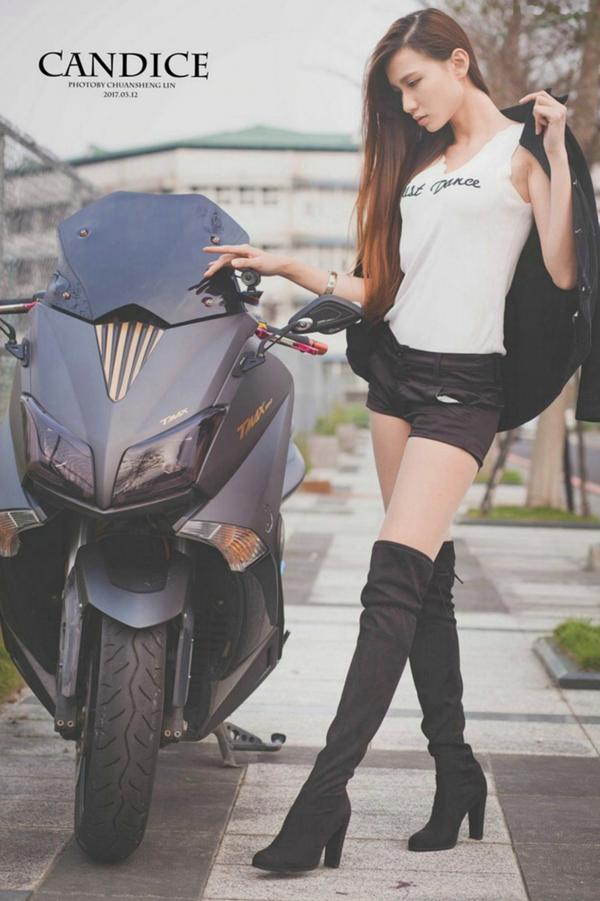    台湾正妹蔡译心Candice《动感时尚机车女郎》户外街拍写真，冷艳气质大长腿尽显帅气美感第64张图片