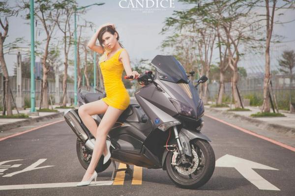    台湾正妹蔡译心Candice《动感时尚机车女郎》户外街拍写真，冷艳气质大长腿尽显帅气美感第65张图片