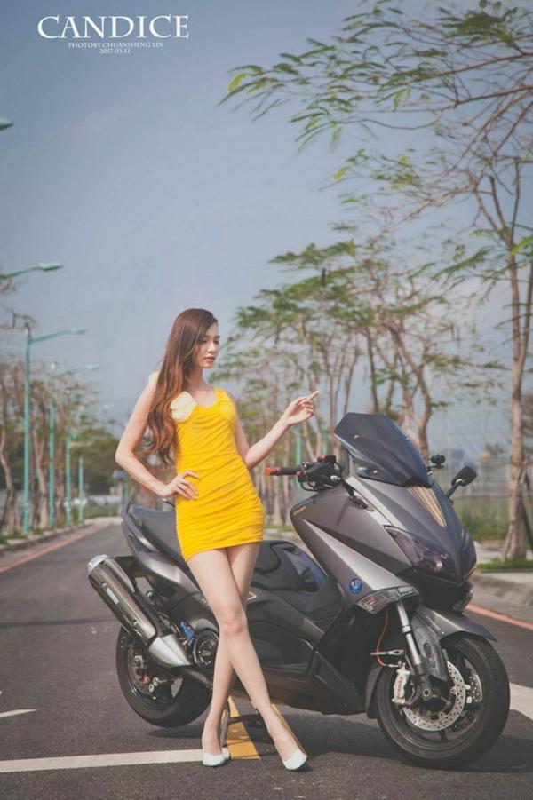    台湾正妹蔡译心Candice《动感时尚机车女郎》户外街拍写真，冷艳气质大长腿尽显帅气美感第72张图片
