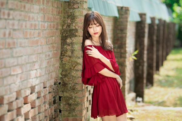    台湾正妹Lady憶憶/彭丽嘉《士林官邸》户外写真，优雅红裙清纯气质女神清新街拍第6张图片