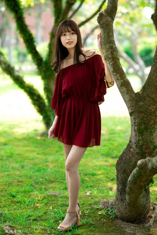   台湾正妹Lady憶憶/彭丽嘉《士林官邸》户外写真，优雅红裙清纯气质女神清新街拍第8张图片