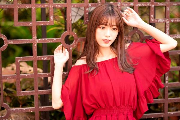    台湾正妹Lady憶憶/彭丽嘉《士林官邸》户外写真，优雅红裙清纯气质女神清新街拍第32张图片