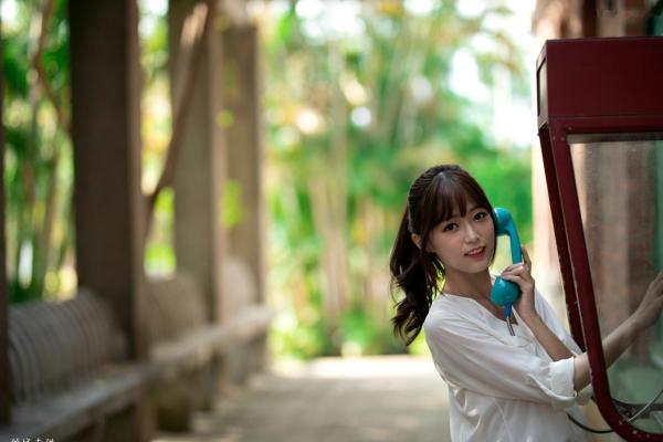    台湾正妹Lady憶憶/彭丽嘉《士林官邸》户外写真，优雅红裙清纯气质女神清新街拍第38张图片