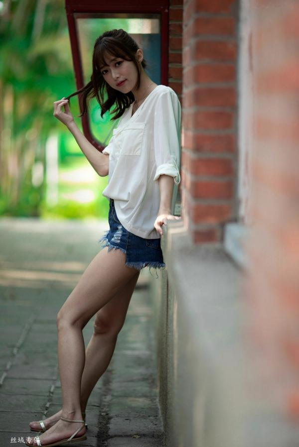    台湾正妹Lady憶憶/彭丽嘉《士林官邸》户外写真，优雅红裙清纯气质女神清新街拍第45张图片