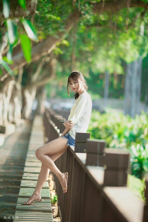    台湾正妹Lady憶憶/彭丽嘉《士林官邸》户外写真，优雅红裙清纯气质女神清新街拍第47张图片