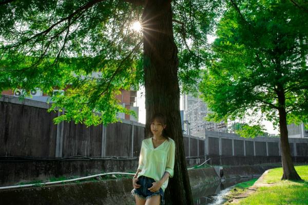    台湾正妹Lady憶憶/彭丽嘉《士林官邸》户外写真，优雅红裙清纯气质女神清新街拍第54张图片
