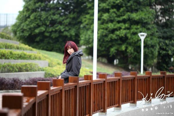    台湾正妹Kila晶晶冬季户外街拍系列：红发冷艳造型，大衣搭配长靴尽显迷人长腿气质第73张图片