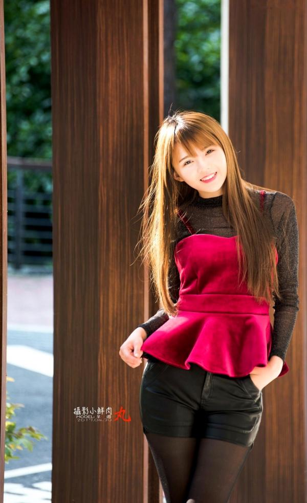    台湾正妹MD芋圆户外街拍美图集，清新气质女神展现多变时尚穿搭，尽显治愈系魅力第27张图片