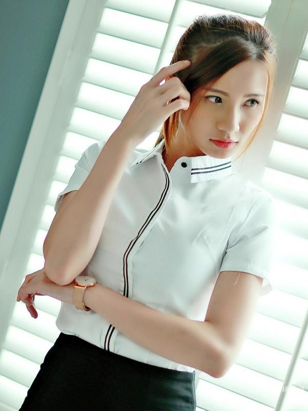    台湾正妹Candice蔡譯心室内家居私房写真，居家运动风展现骨感美腿与玲珑曲线第86张图片