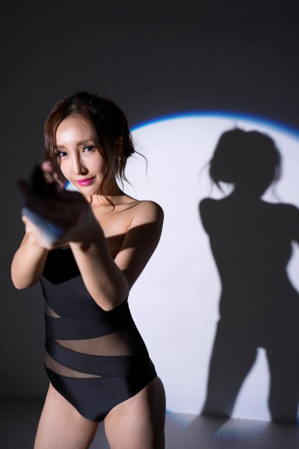    台湾正妹赵芸Syuan酷炫美女枪手与极致性感内衣写真合集，冷艳诱惑尽展曼妙曲线第10张图片