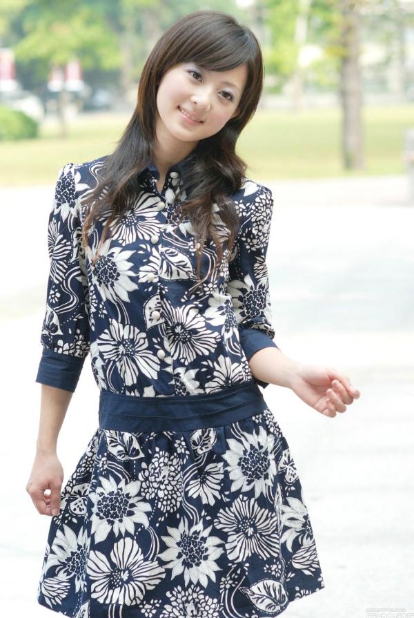    台湾正妹果子MM/Mikako甜美写真，清新邻家系穿搭，治愈系元气少女时尚街拍精选第4张图片