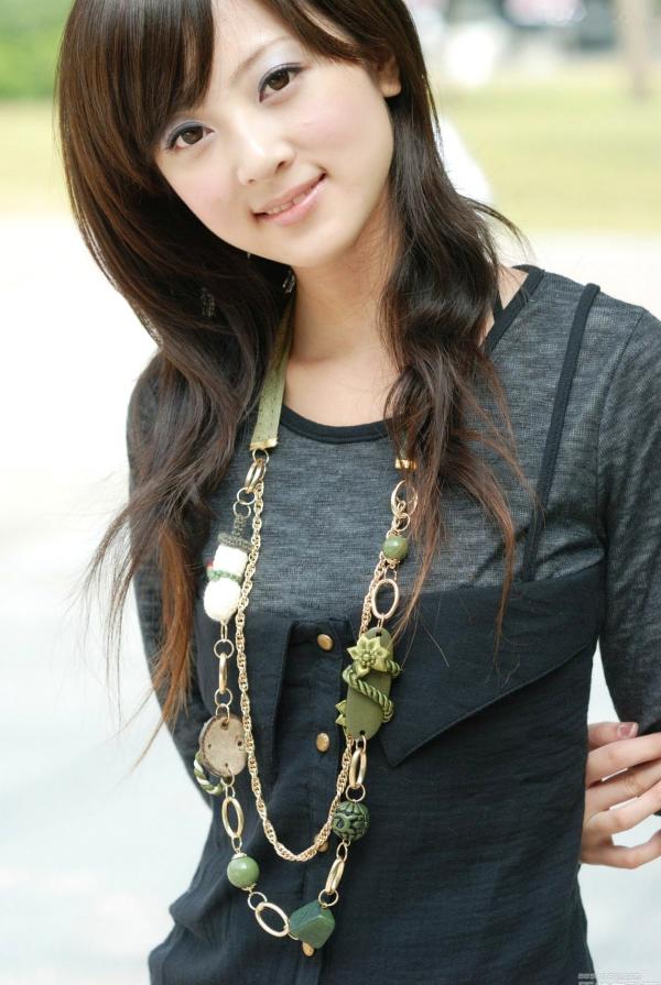    台湾正妹果子MM/Mikako甜美写真，清新邻家系穿搭，治愈系元气少女时尚街拍精选第16张图片