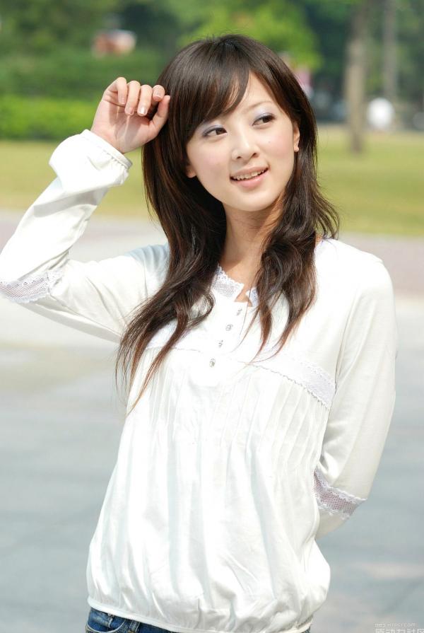    台湾正妹果子MM/Mikako甜美写真，清新邻家系穿搭，治愈系元气少女时尚街拍精选第20张图片