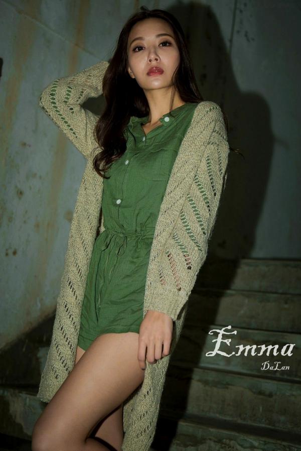    台湾正妹Emma江雨恩街拍写真，《西藏路+南機場公寓》城市氛围感清新女神生活私房照第21张图片
