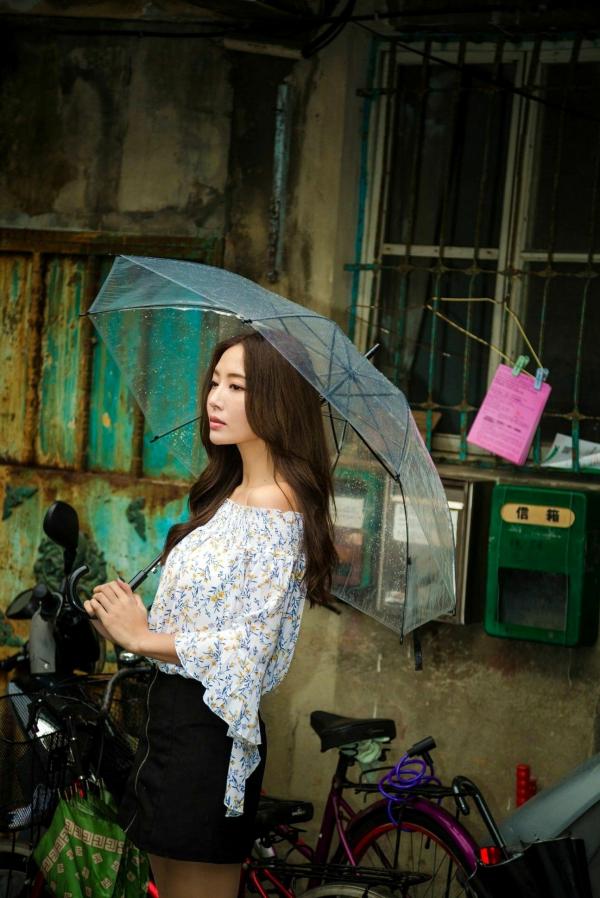    台湾正妹Emma江雨恩街拍写真，《西藏路+南機場公寓》城市氛围感清新女神生活私房照第34张图片