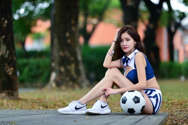    台湾正妹詹艾葳Avril客家文物馆户外写真，化身性感足球宝贝，尽显运动活力与曼妙身材诱惑[83P]第30张图片