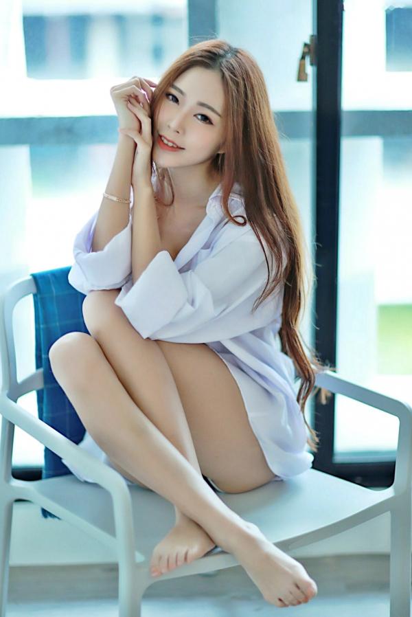   黄上晏Rubis私房性感写真：白衬衫制服诱惑与魅惑蕾丝睡衣合集，尽显完美曲线与女神气质第36张图片