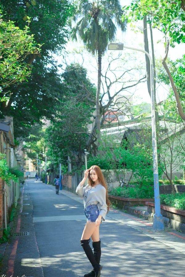    台湾正妹黄上晏Rubis古亭站街拍写真，清新毛衣搭配热裤尽显修长美腿，都市邻家风情第41张图片