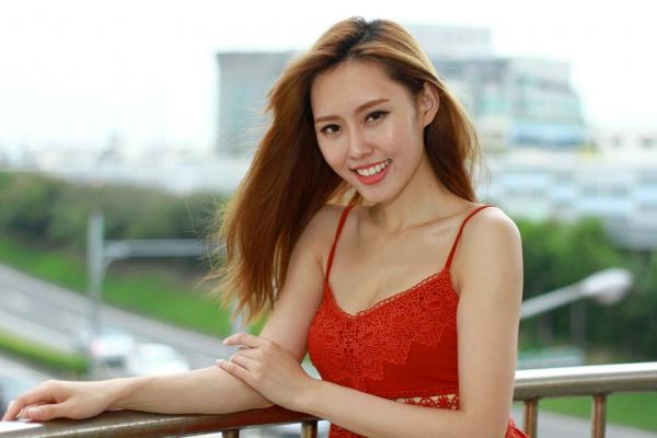    台湾正妹_ 郭珉妏Queenie - 4套服饰合集 写真集[79P]第76张图片