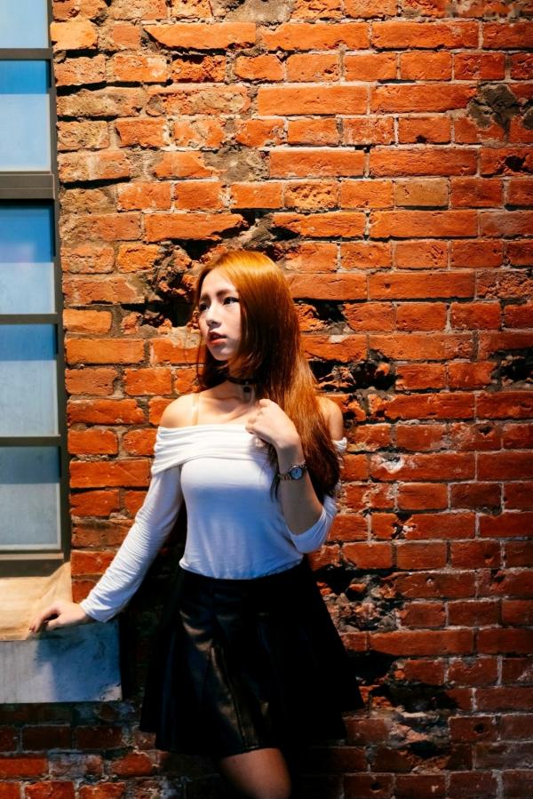    台湾正妹 Dora周盈欣 时尚都市街拍夜景写真 黑色皮裙黑丝诱惑 [99P]第13张图片