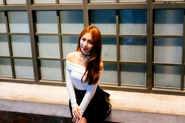    台湾正妹 Dora周盈欣 时尚都市街拍夜景写真 黑色皮裙黑丝诱惑 [99P]第24张图片