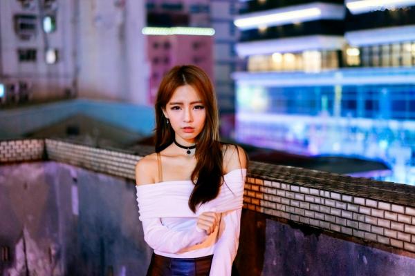    台湾正妹 Dora周盈欣 时尚都市街拍夜景写真 黑色皮裙黑丝诱惑 [99P]第79张图片