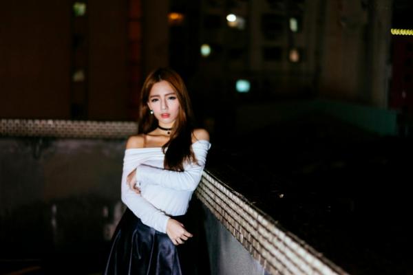    台湾正妹 Dora周盈欣 时尚都市街拍夜景写真 黑色皮裙黑丝诱惑 [99P]第83张图片