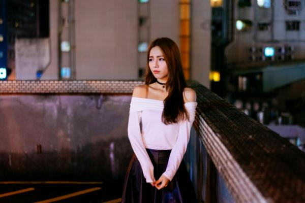    台湾正妹 Dora周盈欣 时尚都市街拍夜景写真 黑色皮裙黑丝诱惑 [99P]第84张图片