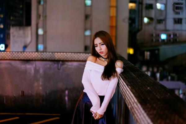    台湾正妹 Dora周盈欣 时尚都市街拍夜景写真 黑色皮裙黑丝诱惑 [99P]第85张图片