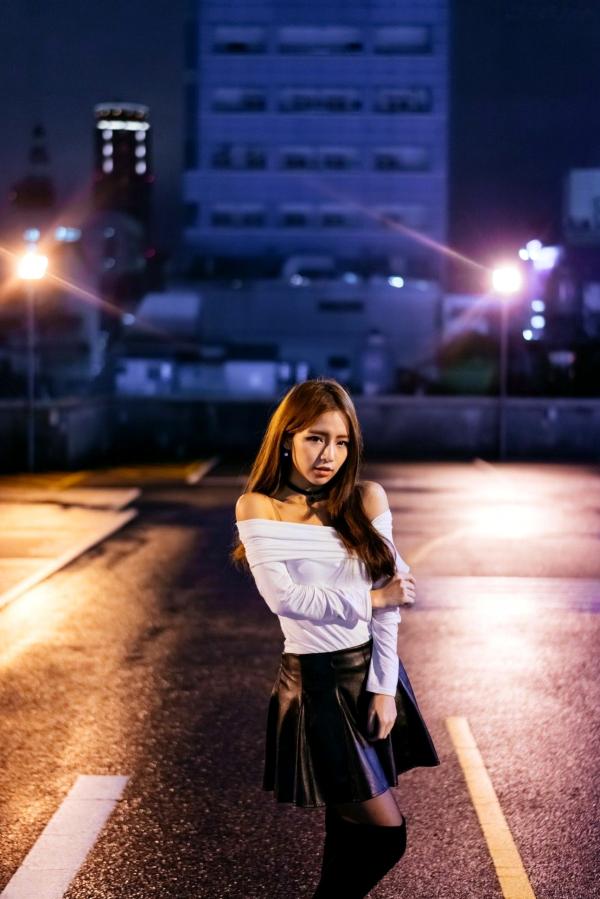    台湾正妹 Dora周盈欣 时尚都市街拍夜景写真 黑色皮裙黑丝诱惑 [99P]第87张图片