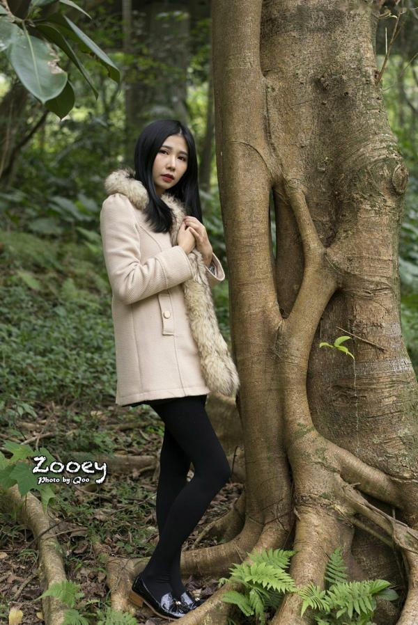    台湾正妹Zooey清新户外街拍写真，三套精美穿搭展现迷人气质，为你解锁更多治愈系瞬间[62P]第7张图片