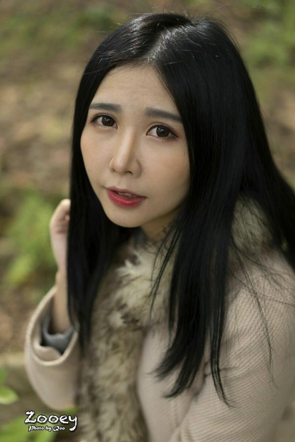    台湾正妹Zooey清新户外街拍写真，三套精美穿搭展现迷人气质，为你解锁更多治愈系瞬间[62P]第16张图片