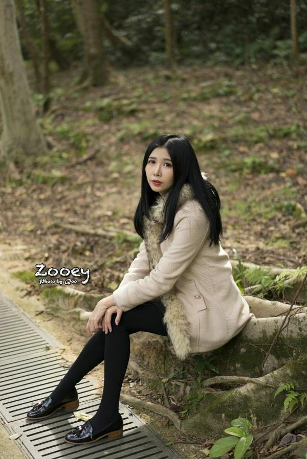    台湾正妹Zooey清新户外街拍写真，三套精美穿搭展现迷人气质，为你解锁更多治愈系瞬间[62P]第17张图片