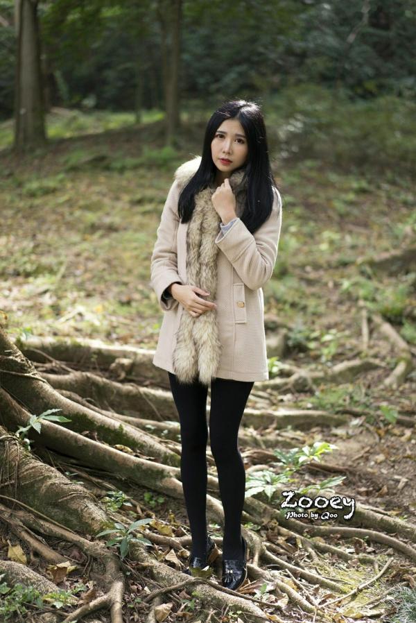    台湾正妹Zooey清新户外街拍写真，三套精美穿搭展现迷人气质，为你解锁更多治愈系瞬间[62P]第20张图片