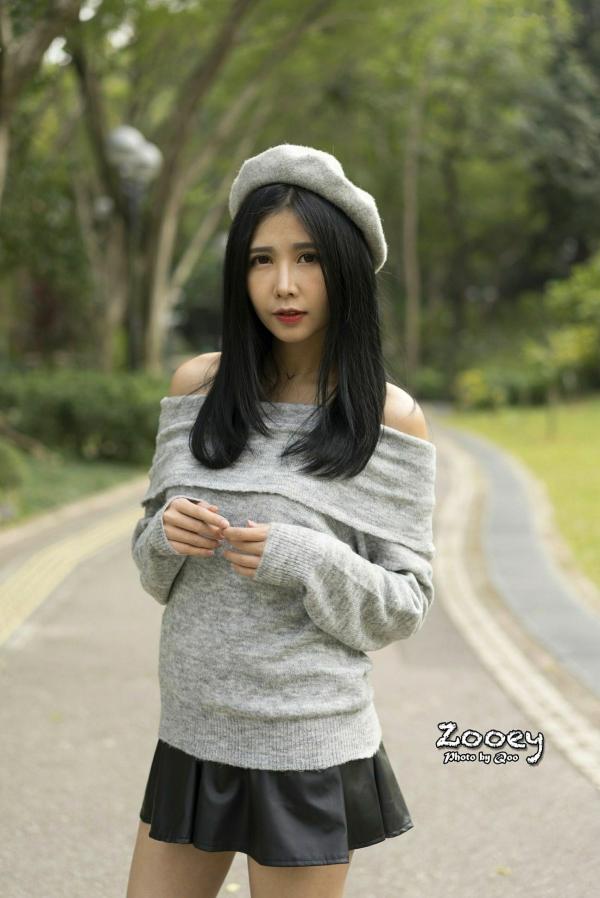    台湾正妹Zooey清新户外街拍写真，三套精美穿搭展现迷人气质，为你解锁更多治愈系瞬间[62P]第31张图片