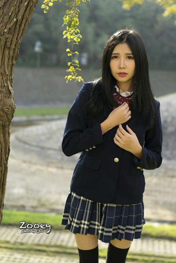    台湾正妹Zooey清新户外街拍写真，三套精美穿搭展现迷人气质，为你解锁更多治愈系瞬间[62P]第54张图片